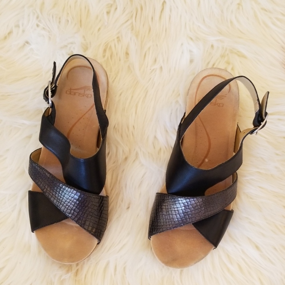 Cute dansko strappy shoes size 38